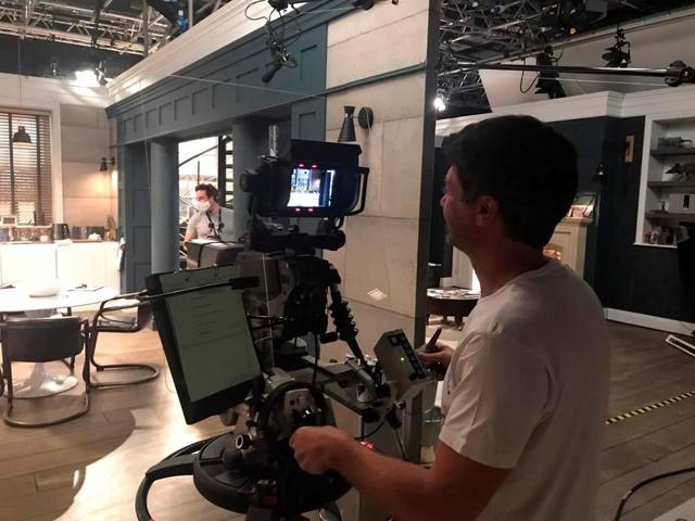 Many Canadian film and TV productions held up by lack of COVID-19 insurance - https://cdn.connectfm.ca/84C0BF26-82A0-4A93-9BA7-F08763B1776F_Story659850_957002.jpg