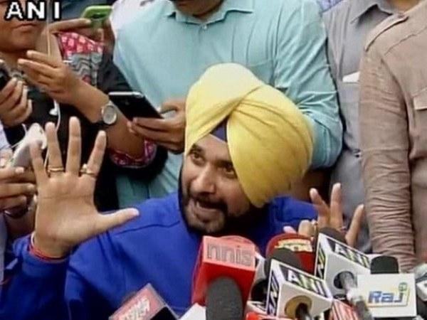 Navjot Singh Sidhu resigns as Punjab Congress chief - https://cdn.connectfm.ca/87E12C2C-A669-49B7-8FCF-911F1BB2AB06_Story1426816_2061982.jpg