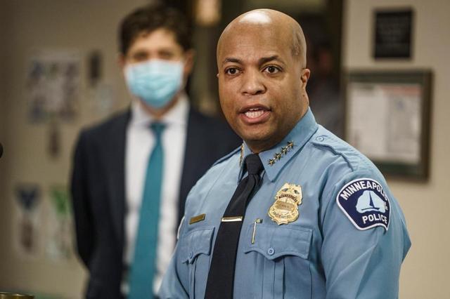 Police chief: Kneeling on Floyd's neck violated policy - https://cdn.connectfm.ca/8B478F5C-ECEC-49A4-AF92-8251CFCA7694_Story1130615_1640119.jpg