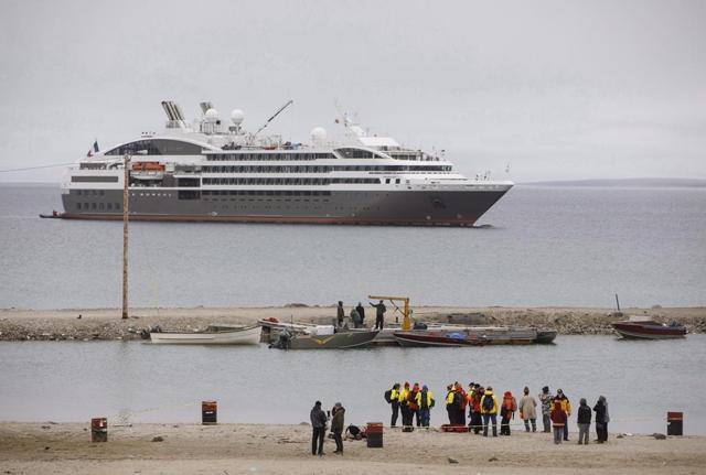 COVID-19 ban on cruise ships in Canadian waters extended to 2022 - https://cdn.connectfm.ca/8E0DF3CA-4732-4C6D-964C-D932FA4F3F75_Story1032575_1496800.jpg