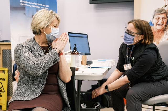 Dr. Bonnie Henry receives vaccine; 12 more COVID-19 related deaths reported in B.C. - https://cdn.connectfm.ca/94E87513-22FA-4112-9BAE-97EC2B172D55_Story964919_1396089.jpg