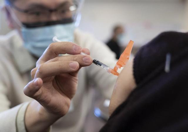 British Columbians living in long-term and assisted homes due to start receiving COVID-19 booster shots - https://cdn.connectfm.ca/959DF452-C242-4ED0-97A6-7B6A71D7B1A6_Story1437279_2077581.jpg