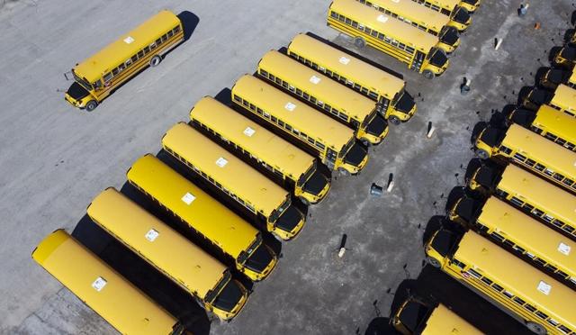 School bus routes canceled due to lack of drivers in Ottawa, 7500 students affected - https://cdn.connectfm.ca/98F75720-26A1-42AC-951F-594D2260A826_Story2561409_3407622.jpg
