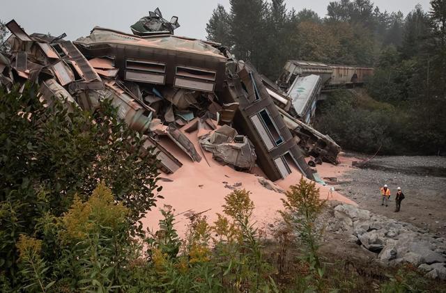 Cleanup is underway after train derailment in British Columbia - https://cdn.connectfm.ca/990DB7BA-14B5-4925-ABC7-B320F9E3B313_Story810180_1171473.jpg