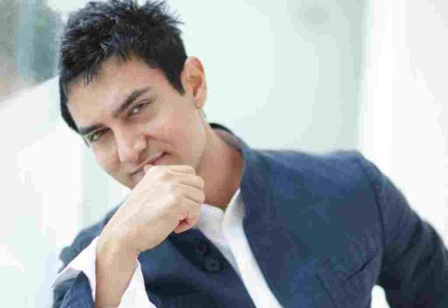 When Aamir Khan turned director for Shah Rukh Khan  - https://cdn.connectfm.ca/9A1655E1-8231-4673-9D17-375A7AAB976B_Story899417_1299540.jpg
