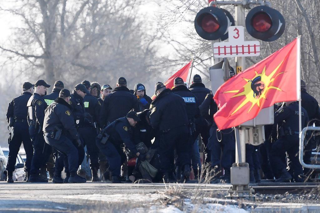 ontario-provincial-police-moves-to-clear-indigenous-protest-near-belleville