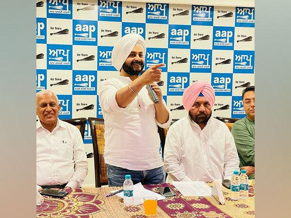 AAP gears up for upcoming Sangrur bypolls - https://cdn.connectfm.ca/AAP-Punjab-in-charge-Jarnail-Singh.jpg