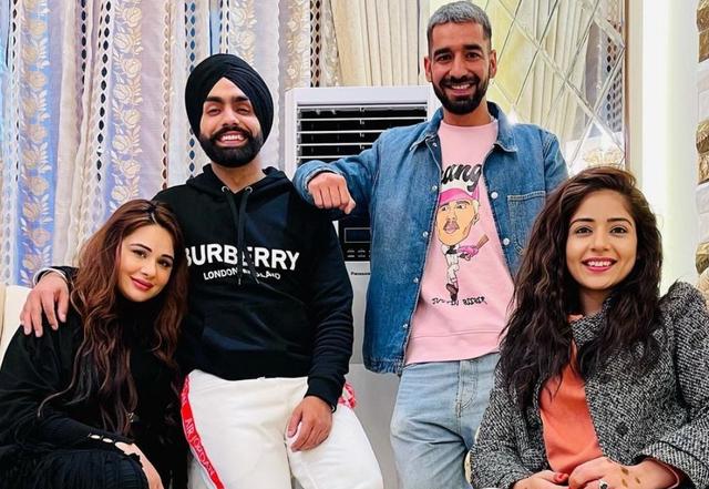 Friends forever  - https://cdn.connectfm.ca/AC3DE18B-3E7D-41C3-94D3-8F60ECDE163F_Story1019181_1477079.jpg