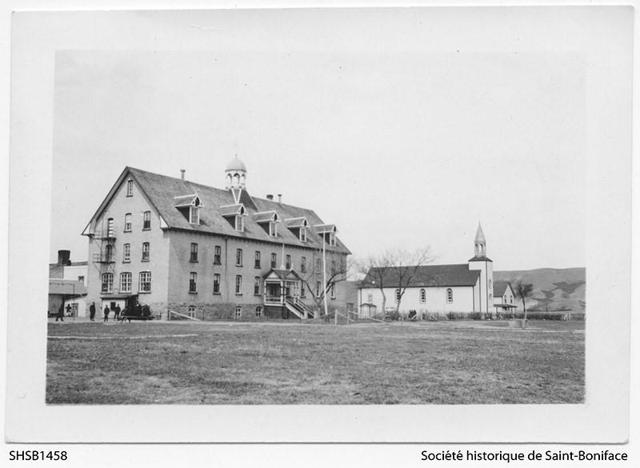 751 unmarked graves at Saskatchewan residential school: First Nation - https://cdn.connectfm.ca/AD2E41DF-6BAE-4974-9136-944E6A3C222A_Story1266647_1832294.jpg