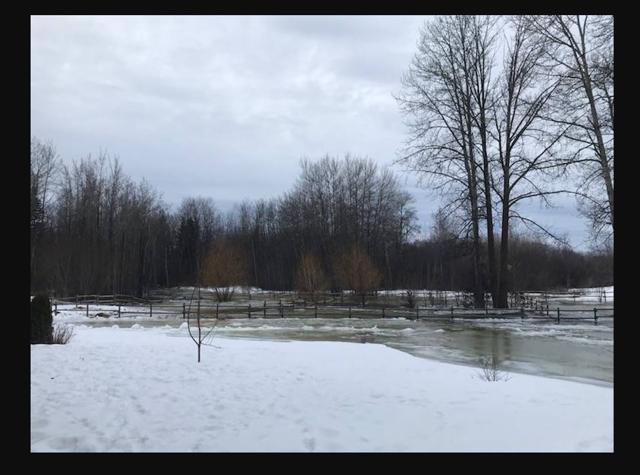 Riverside residents in Vanderhoof, B.C., alarmed as ice jams limit Nechako River flow - https://cdn.connectfm.ca/AFBCED42-C510-4AF7-935F-13253BD22973_Story995633_1442906.jpg
