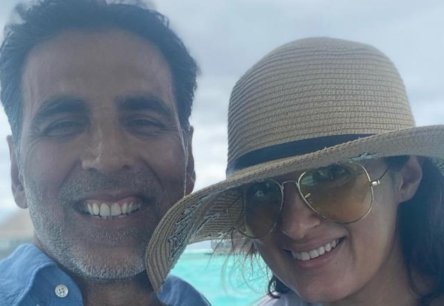 Akshay Kumar back home after testing negative for COVID-19  - https://cdn.connectfm.ca/Akshy-Kumar-and-Twinkle-Khanna.jpg