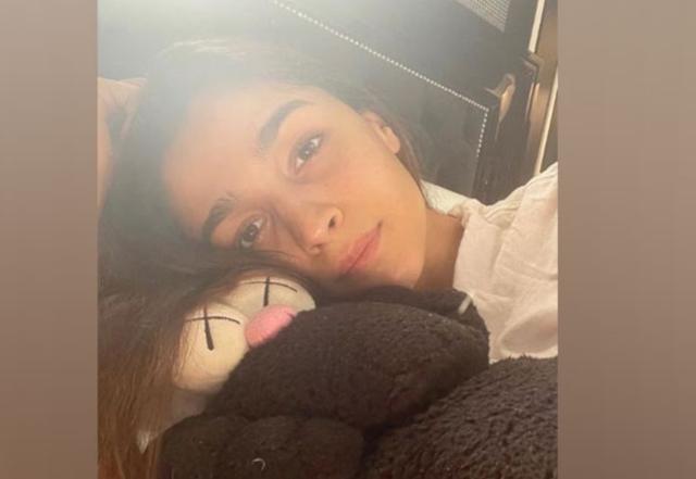 'One day at a time': Alia Bhatt posts her first picture from quarantine - https://cdn.connectfm.ca/Alia-Bhatt_210405_134846.jpg