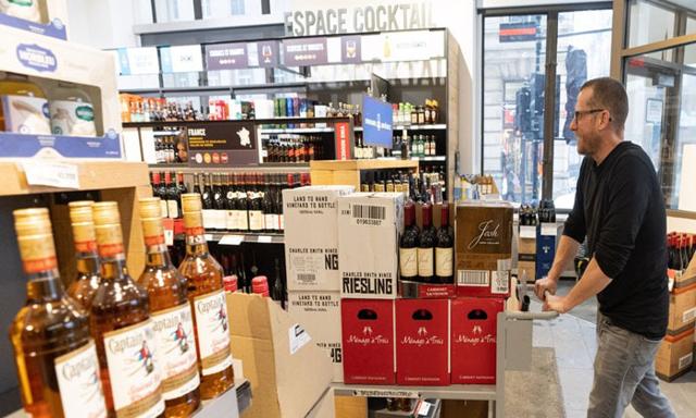 Tariffs: Quebec liquor board prepares to destroy $300,000 worth of American alcohol - https://cdn.connectfm.ca/American-alcohol.jpg