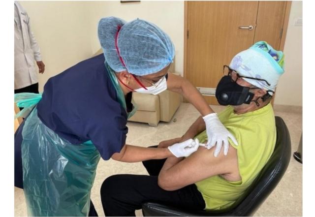 Amitabh Bachchan receives second dose of COVID-19 vaccine - https://cdn.connectfm.ca/Amitabh.jpg