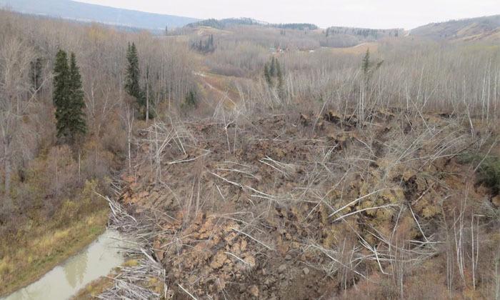 some-residents-may-remain-in-b-c-landslide-evacuation-zone-after-road-access-cut