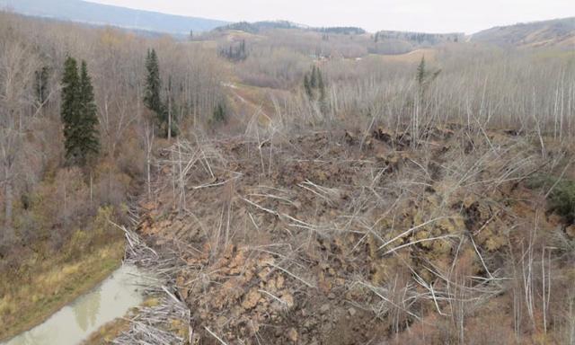 Some residents may remain in B.C. landslide evacuation zone after road access cut - https://cdn.connectfm.ca/B.C.-slide-evacuation.jpg