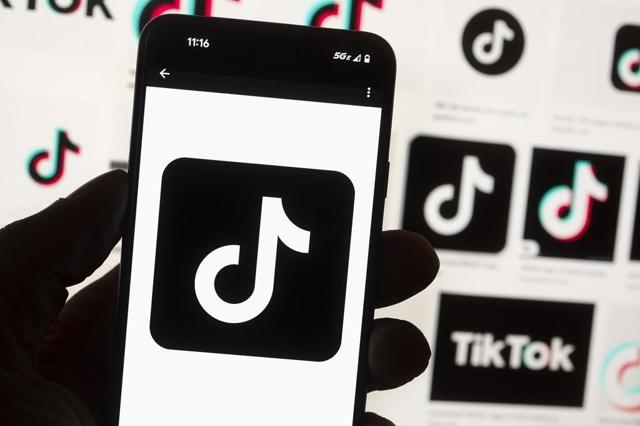 Canada banning video app TikTok on government-issued mobile devices - https://cdn.connectfm.ca/B09CBEE4-7351-416F-B7A8-EE1F1187E5CA_Story2222878_3108489.jpg