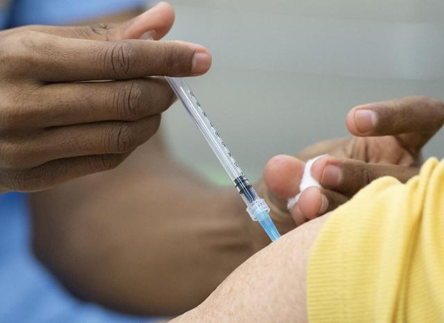 More than two million doses of vaccine deliveries from Pfizer-BioNTech and Moderna expected in two weeks: Health Canada - https://cdn.connectfm.ca/B1AF95F7-FA68-4144-8BCA-B36B10E1DB4D_Story1087513_1576934.jpg
