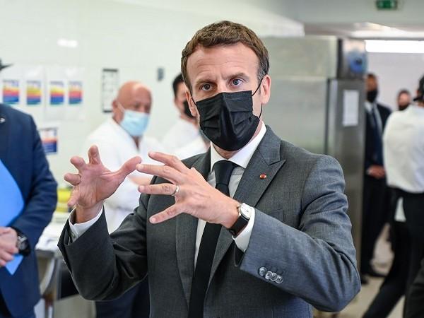 french-leader-macron-slapped-in-face-on-visit-to-small-town