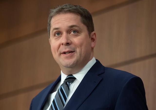 Photos surface of Andrew Scheer failing to wear mask while travelling - https://cdn.connectfm.ca/B91E4C99-74EB-472C-9277-3567FEBDCB7A_Story698655_1012034.jpg