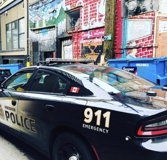VPD recovers gun, drugs during East Van traffic stop - https://cdn.connectfm.ca/B9972922-98B3-4876-AA9D-F6398C8A4632_Story1745032_2515617.jpg