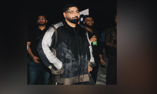Badshah hugs Hania, what’s up! - https://cdn.connectfm.ca/BADSHAH_2024-11-19-174527_egof.jpg