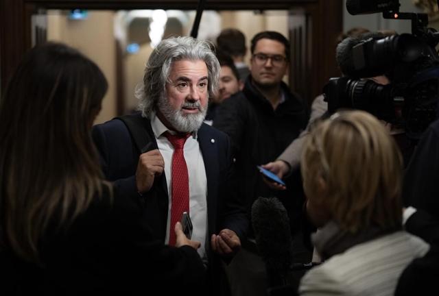 Air Canada apologizes to U.K. MP over airport screening: Rodriguez - https://cdn.connectfm.ca/BBE4D40C-9AEC-4C7D-B97E-D23F98AB6455_Story2628645_3483266.jpg