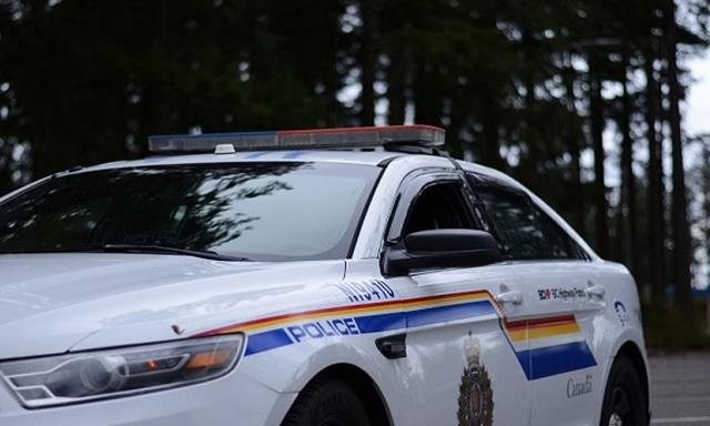 Dump truck hauling coal causes partial closure of Highway #3 - https://cdn.connectfm.ca/BC-Highway-patrol-X.jpg