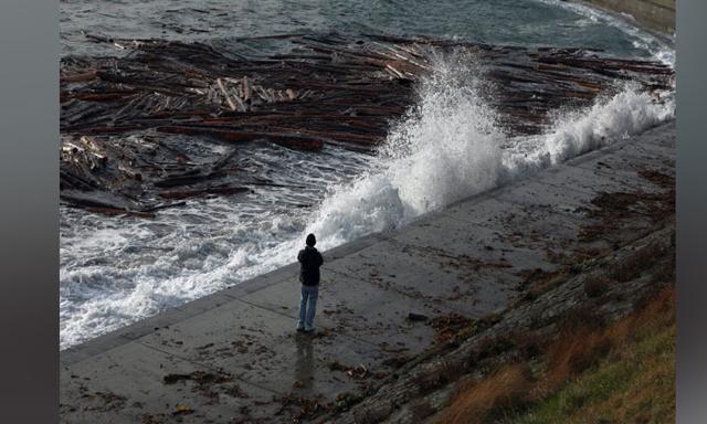 BC Hydro says most power outages fixed after bomb cyclone, but new storm looms - https://cdn.connectfm.ca/BC-Hydro_2024-11-21-190137_gzao.jpg