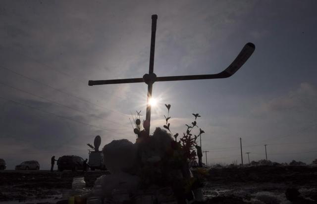 Virtual tribute planned to honor Humboldt Broncos bus crash victims; PM Trudeau encourages to take a moment to remember - https://cdn.connectfm.ca/BC7F5265-E8CD-4CC4-8F10-F54F1A735D2E_Story1132502_1642250.jpg