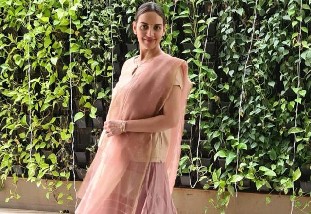 Esha Deol’s Instagram account hacked - https://cdn.connectfm.ca/BEAF23BB-DEE0-4810-B162-A8F3E0F26DBC_Story991993_1436846.jpg