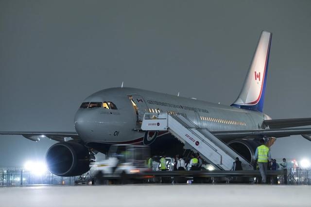 Technical failure in PM Justin Trudeau's plane, Canadian army sends second plane to India - https://cdn.connectfm.ca/C0D9547B-F2C1-4B0A-B7FA-A29F16EBB4F5_Story2564249_3411036.jpg