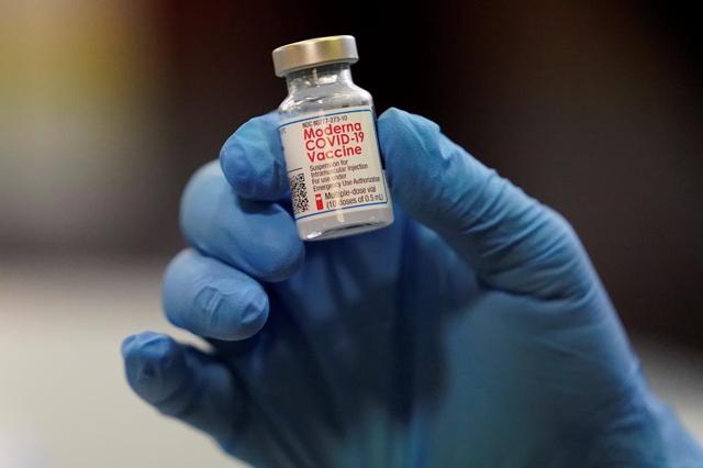 171,600 doses of the Moderna vaccine set to be delivered by the end of next week: Maj.-Gen. Dany Fortin - https://cdn.connectfm.ca/C617EBA6-974F-4D15-A99F-270CA3B087AF_Story988156_1431308.jpg