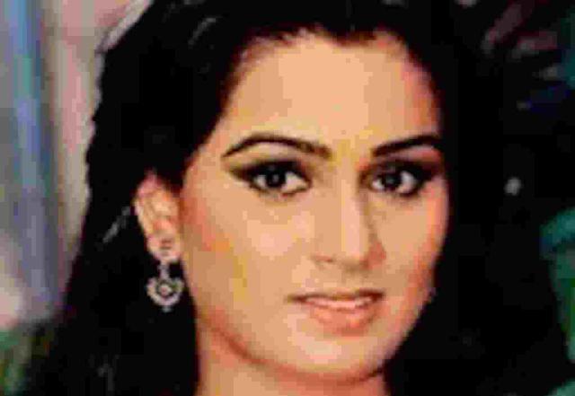 Padmini Kolhapure launches her own music label  - https://cdn.connectfm.ca/C88BBE4F-4F4E-4C59-A986-8A3535220704_Story887305_1281132.jpg