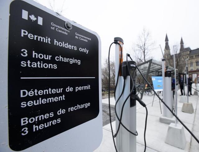 Automakers ask government for more detailed EV chargers plan to meet sales targets - https://cdn.connectfm.ca/CAD-Automakers-CP.jpg