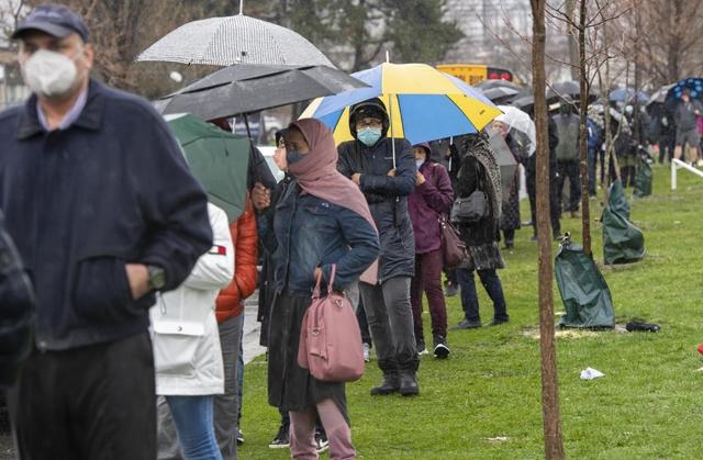 PM Trudeau says, Red Cross will be deployed to help set up mobile vaccination clinics in Toronto - https://cdn.connectfm.ca/CD590565-4937-46FD-9E00-C8B9B6B7D3BC_Story1149848_1666961.jpg