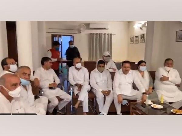 Haryana Congress MLAs meets former CM Hooda - https://cdn.connectfm.ca/CM-Hooda-meeting.jpg