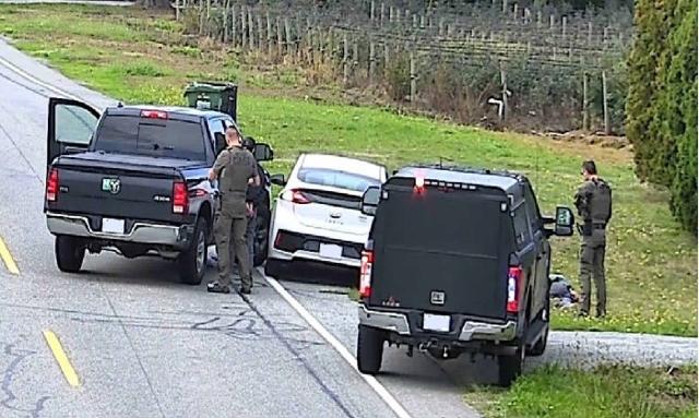 Canada–U.S. collaboration results in quick arrests near border - https://cdn.connectfm.ca/Canadian-and-American-border.jpg
