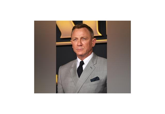 Daniel Craig chokes up biding emotional farewell to James Bond role - https://cdn.connectfm.ca/Craig.jpg