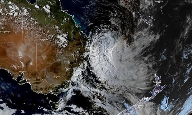 Cyclone Alfred Hits Eastern Australia, Causing Widespread Disruptions - https://cdn.connectfm.ca/Cyclone-Alfred.jpg