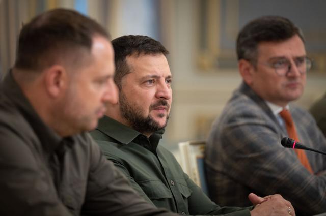 Ukraine President Zelenskyy to visit Canada this week: Sources - https://cdn.connectfm.ca/D11D7A19-5A5B-4270-8B55-79276249E3B6_Story2575609_3423893.jpg