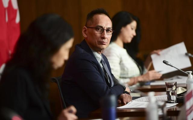 No reports of blood clots in Canada connected to the Oxford AstraZeneca COVID-19 vaccines: Dr. Howard Njoo - https://cdn.connectfm.ca/D2B48A63-4F9C-4041-B32C-B9154A9B3652_Story1136441_1648100.jpg