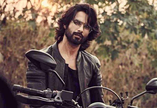 Shahid walks out of Yoddha - https://cdn.connectfm.ca/D2D69A52-B6DB-42C9-97B5-298C87212223_Story966632_1398006.jpg