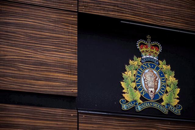 Counsellors help grieving Kelowna, B.C., students deal with loss of three classmates - https://cdn.connectfm.ca/D311C577-0C7A-4A29-8008-4CE0AD384250_Story1218504_1764407.jpeg