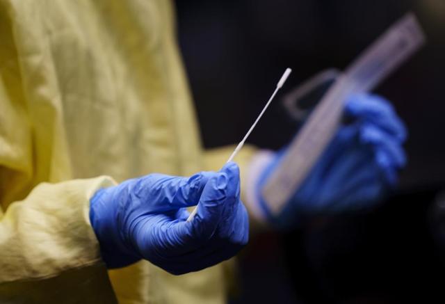 Preparing to receive and distribute the Moderna vaccine pending regulatory approval: Dr. Howard Njoo - https://cdn.connectfm.ca/D834A85D-A19E-4459-BA9C-F043E51BF053_Story955940_1382350.jpg