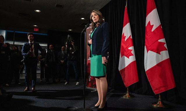 Smith reiterates UCP’s commitment to remaining in Canada as party debates direction - https://cdn.connectfm.ca/Danielle-Smith_2025-12-02-130651_ukcf.jpg