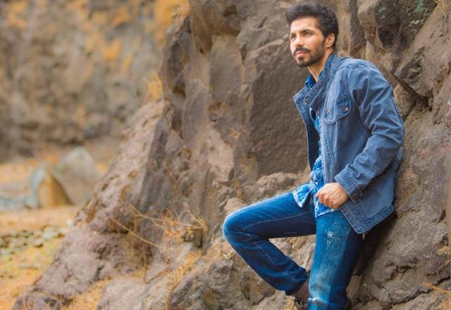 Deep Sidhu drugged by someone! - https://cdn.connectfm.ca/Deep-Sidhu_210615_130353.jpg