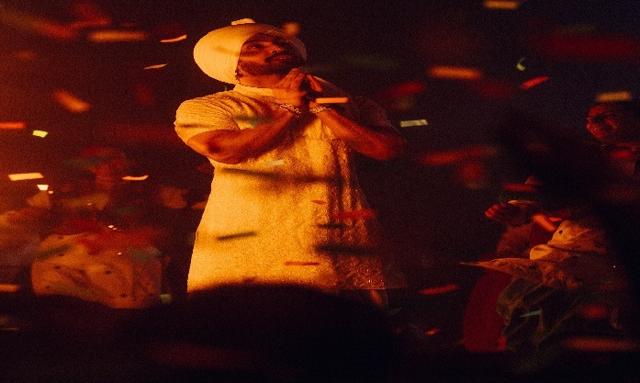 Singer and actor Diljit Dosanjh paid tribute to Ratan Tata - https://cdn.connectfm.ca/Diljit-Dosanjh_2024-10-10-141002_lpwn.jpg