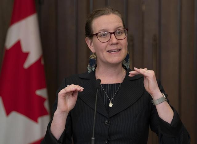 'Canada's passport application backlog completely eliminated : Minister - https://cdn.connectfm.ca/E0AEA2B4-9CA5-4C27-A1CE-D8AAE7BE8216_Story2258786_3147938.jpg