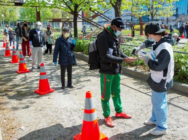 COVID-19 deaths surpass 4,000 in Quebec - https://cdn.connectfm.ca/E2040391-4EC0-45DC-AD8C-8224BAA42D37_Story634199_919647.jpg